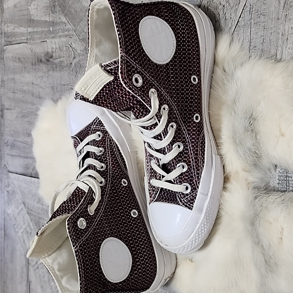 Converse High-Top Sneakers in Black and Burgundy Woven - Picture 4 of 5